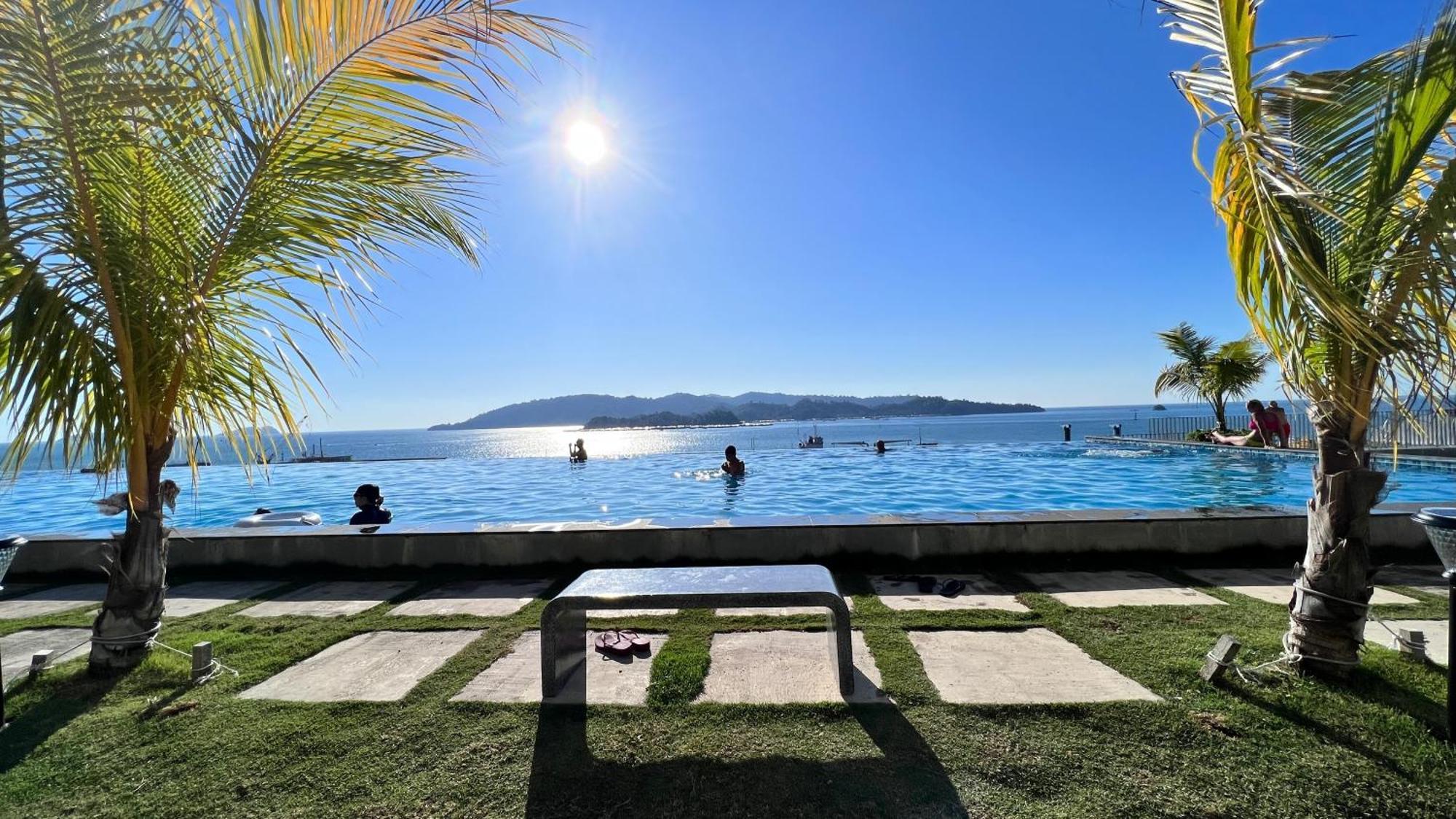 Jq Unity 2 High Floor Seaview Netflix 6pax *